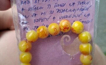 FOTO: Slovenskom sa šíri milá iniciatíva, svoj úsmev našli už aj obyvateľky Michaloviec a Košíc