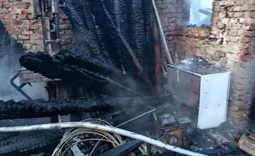 FOTO: Požiar skladu a dielne v Kuzmiciach