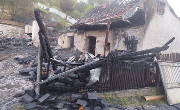 FOTO: Požiar v obci Hrišovce