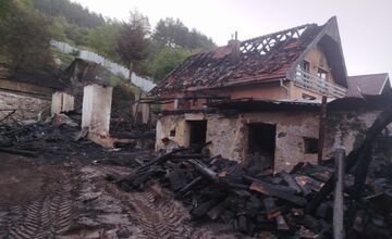 FOTO: Požiar v obci Hrišovce