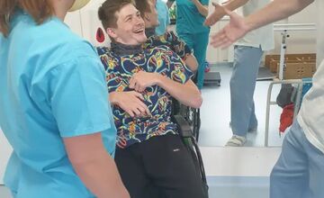 FOTO: Košičan Richard trpí Friedreichovou ataxiou, liečba je však pridrahá