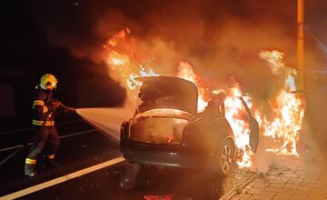 FOTO: Požiar auta v Sečovciach