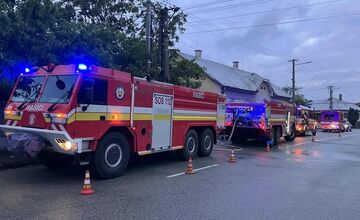 FOTO: Požiar domu v Barci