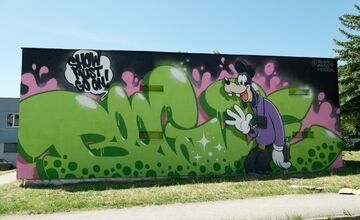 FOTO: Streetart festival na sídlisku KVP mení šedé bytovky na umenie