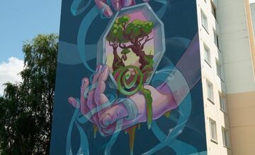 FOTO: Streetart festival na sídlisku KVP mení šedé bytovky na umenie