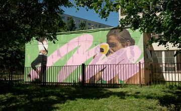 FOTO: Streetart festival na sídlisku KVP mení šedé bytovky na umenie