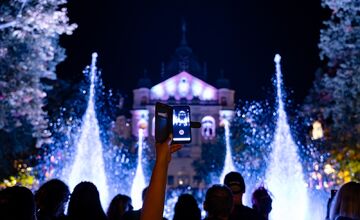 FOTO: Nestihli ste nočnú šou na Spievajúcej fontáne? Z tej nádhery vám padne sánka