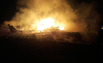 Trebišovskí hasiči bojovali s požiarom v Malých Ozorovciach