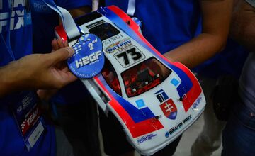 FOTO: Košickí študenti uspeli v zahraničí s vodíkovým modelom auta