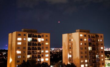 FOTO: Krvavý mesiac nad východom