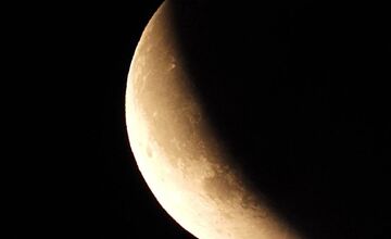 FOTO: Krvavý mesiac nad východom