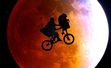 FOTO: Krvavý mesiac nad východom