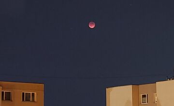 FOTO: Krvavý mesiac nad východom