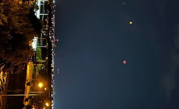 FOTO: Krvavý mesiac nad východom