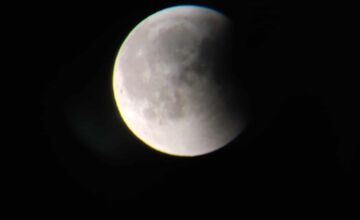 FOTO: Krvavý mesiac nad východom