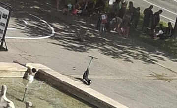 FOTO: Na Námestí Jána Matheo to začína vyzerať ako na Luníku IX