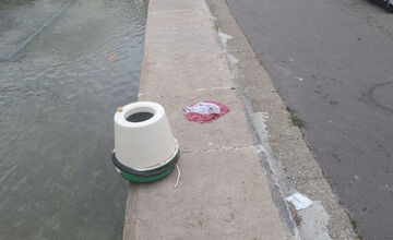 FOTO: Na Námestí Jána Matheo to začína vyzerať ako na Luníku IX