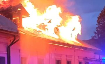 FOTO: Oheň zachvátil rodinné domy aj reštauráciu v Dobšinej