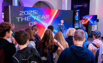 FOTO: Humanoidný robot Sophia sa predstavil na konferencii v Košiciach