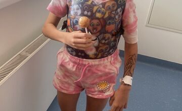 FOTO: Malá bojovníčka Sárka trpí genetickým ochorením chrbtice