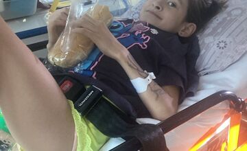 FOTO: Malá bojovníčka Sárka trpí genetickým ochorením chrbtice