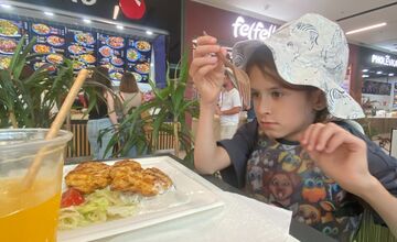 FOTO: Malá bojovníčka Sárka trpí genetickým ochorením chrbtice