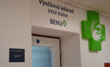 FOTO: Nová výučbová lekáreň teší košických študentov farmácie