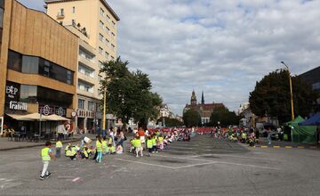 FOTO: Svetielková cyklojazda, historické vozidlá aj výstava autobusov, takto vyzeral víkend bez áut