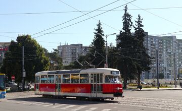 FOTO: Svetielková cyklojazda, historické vozidlá aj výstava autobusov, takto vyzeral víkend bez áut