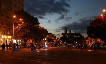 FOTO: Svetielková cyklojazda, historické vozidlá aj výstava autobusov, takto vyzeral víkend bez áut