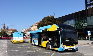 FOTO: Svetielková cyklojazda, historické vozidlá aj výstava autobusov, takto vyzeral víkend bez áut