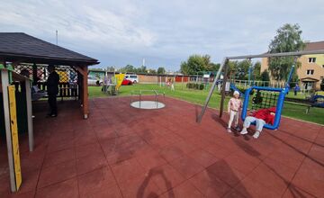 FOTO: Nové inkluzívne ihrisko v Trebišove