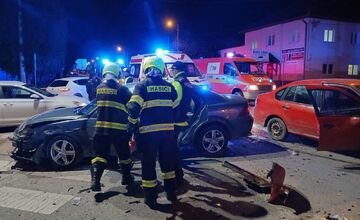 FOTO: Zrážka dvoch áut v Rožňave