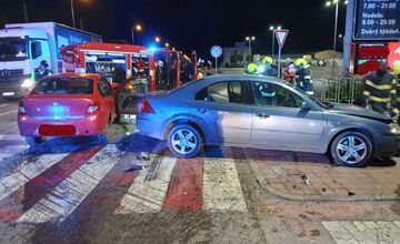 FOTO: Zrážka dvoch áut v Rožňave