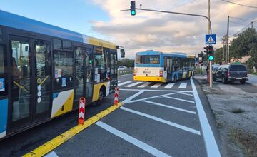 FOTO: Nové dopravné značenie na odbočke na Pereš
