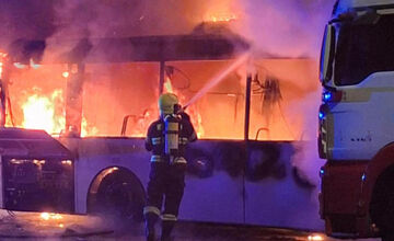 FOTO: Hasiči z Bidoviec bojovali s plameňmi v Bysteri