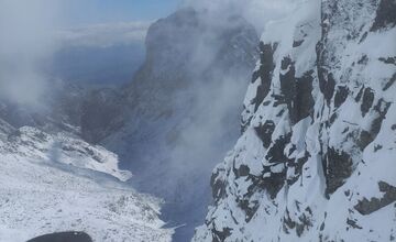 FOTO: Tatry zasypal sneh, HZS vyhlásila lavínové nebezpečenstvo