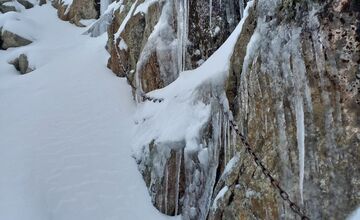 FOTO: Tatry zasypal sneh, HZS vyhlásila lavínové nebezpečenstvo