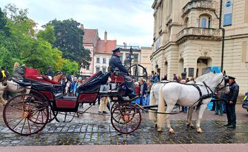 FOTO: Košicami viedol sprievod koní v rámci Hubertovej jazdy