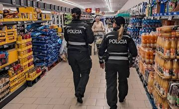 FOTO: Policajti dohliadali na bezpečnosť vo viacerých obchodoch v Košickom kraji