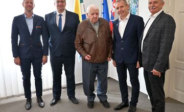 FOTO: Zomrel dlhoročný tréner plávania Ivan Mirek