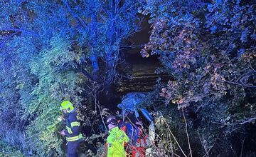 FOTO: Nehoda kamiónu a dodávky Demokratov
