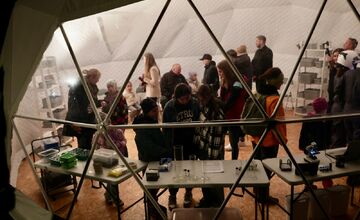 FOTO: Oficiálne otvorenie prvej simulovanej vesmírnej stanice na Slovensku v Rožňave