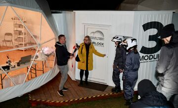 FOTO: Oficiálne otvorenie prvej simulovanej vesmírnej stanice na Slovensku v Rožňave