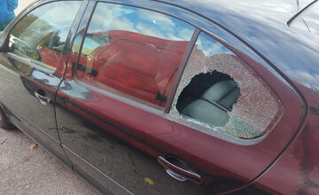 FOTO: Na Furči úradujú vlamači, poškodzujú zámky a rozbíjajú aj okná