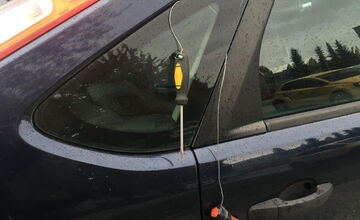 FOTO: Na Furči úradujú vlamači, poškodzujú zámky a rozbíjajú aj okná