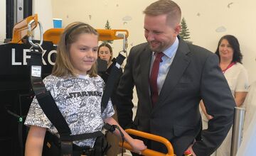 FOTO: Nové pracovisko robotickej rehabilitácie pre deti v košickej DFN