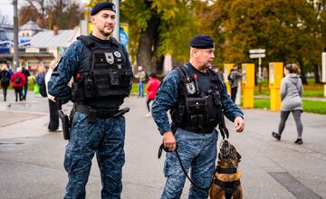 FOTO: Na Železničnej stanici v Košiciach hliadkujú policajti