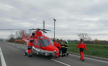 FOTO: Za Moldavou nad Bodvou havaroval kamión