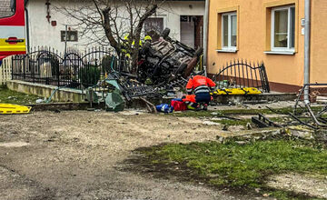FOTO: V obci Zemplínske Jastrabie došlo k vážnej dopravnej nehode